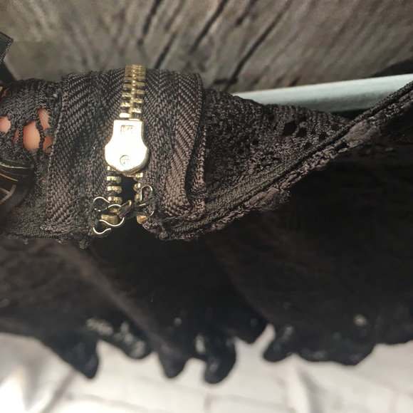 Black Lace Peplum Top- Forever 21 - 2X - Picture 8 of 13